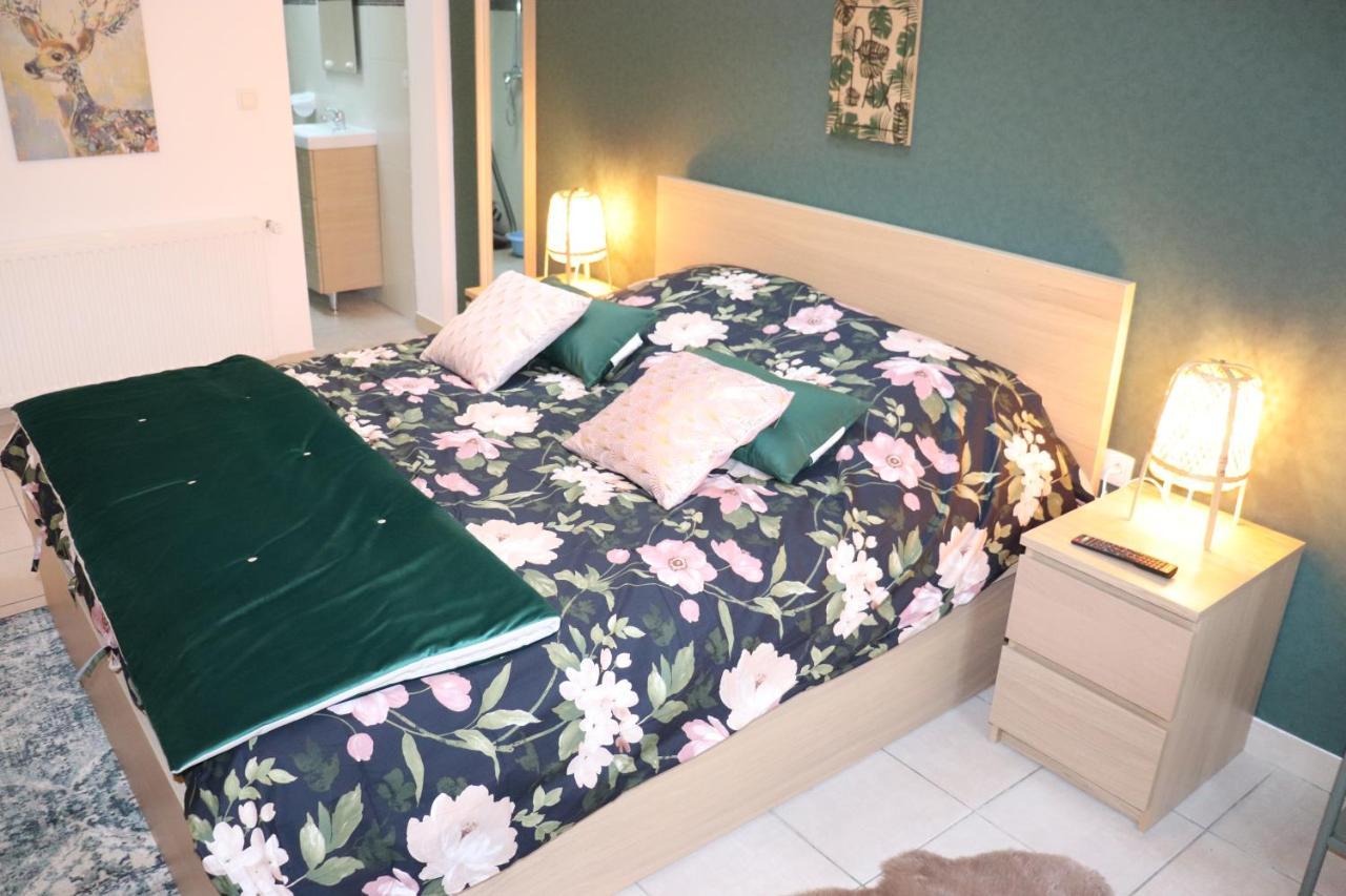 Le Jardin Des Roses Gerponville Exterior foto